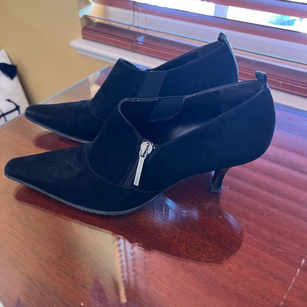 Donald J. Pliner Black Suede Pointed-Toe Kitten Heel Booties